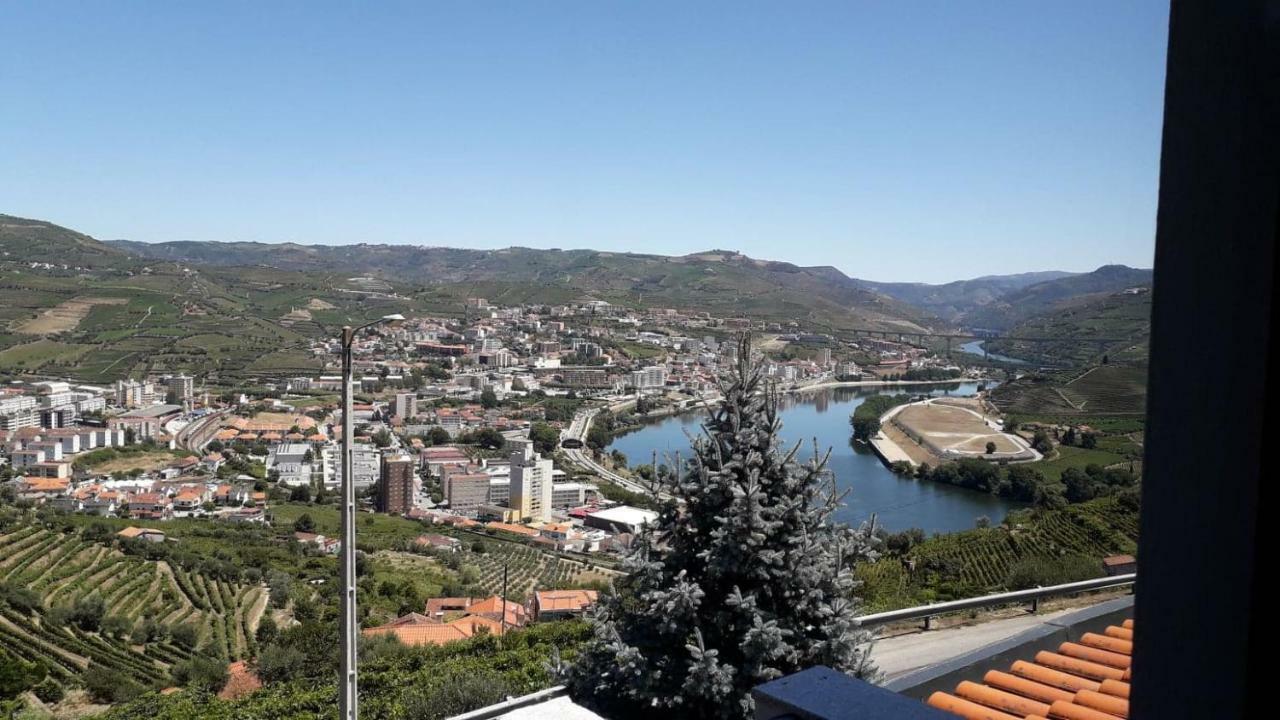 Mito'S House & Douro View Acomodação com café da manhã Peso da Régua Exterior foto