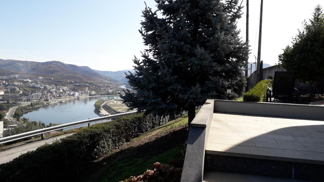 Mito'S House & Douro View Acomodação com café da manhã Peso da Régua Exterior foto