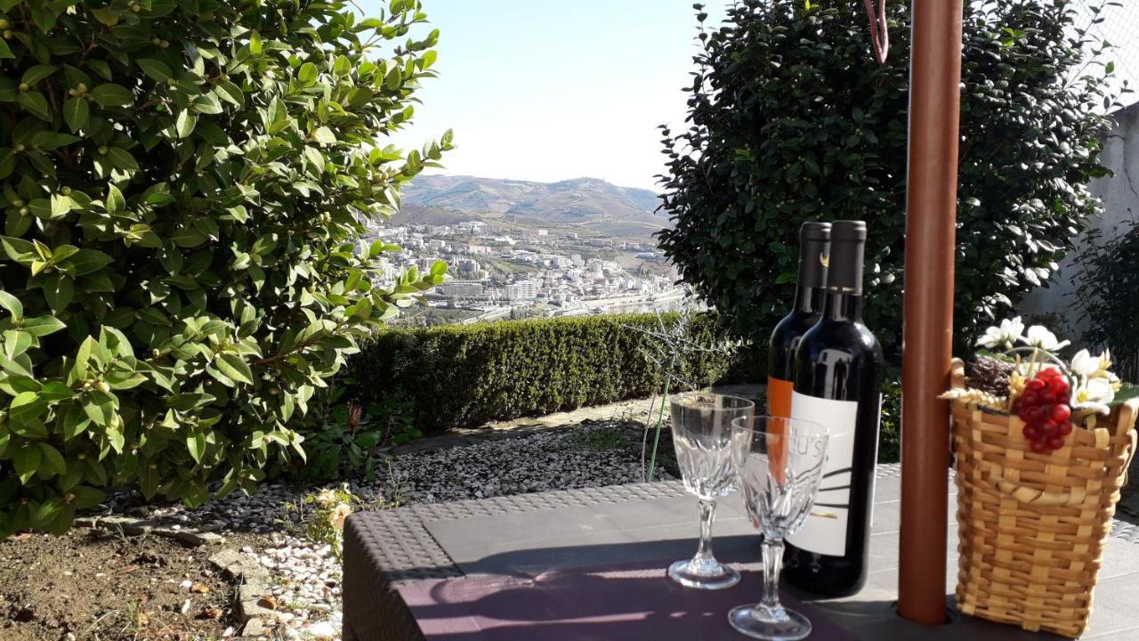 Mito'S House & Douro View Acomodação com café da manhã Peso da Régua Exterior foto